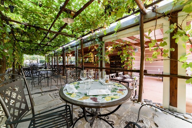 Pompeii Vineyard Escape: Private Wine Tasting & Lunch - Three Wines, Starting With Sparkling