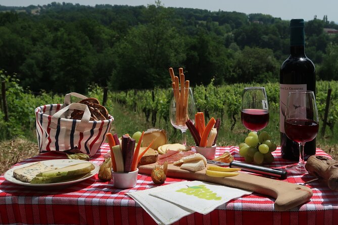 Private 2cv tour in the vineyards and Wine tasting - Leaving Bordeaux along the Garonne