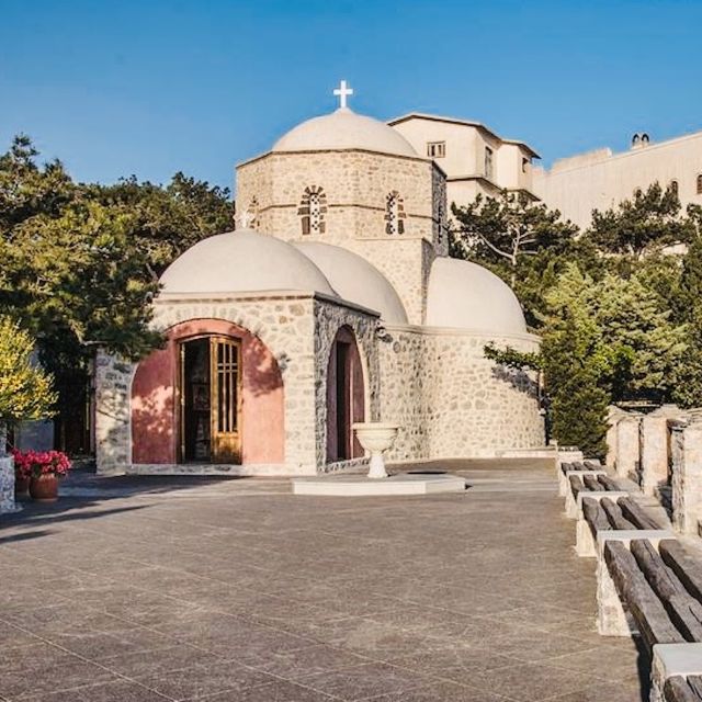 Private Full-Day Tour with winery visit - Who should book this six-hour island circuit?