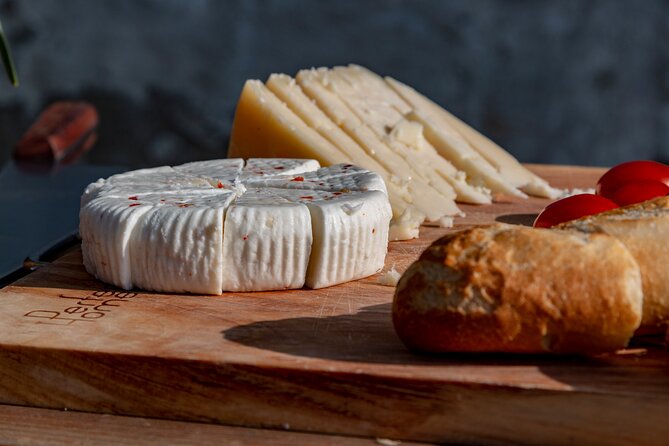 Private PICNIC in Bohemian Vineyards and Wine Tasting 4WD Tour - Picnic lunch and the weather plan