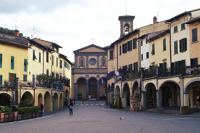 Private tour from Livorno port to Chianti Wine Region - Meeting your driver in Livorno