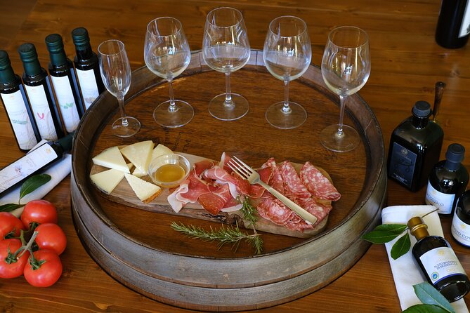 Private Tuscan Lunch with Wine & Evo oil tasting in the Vineyard - The setting is the real luxury