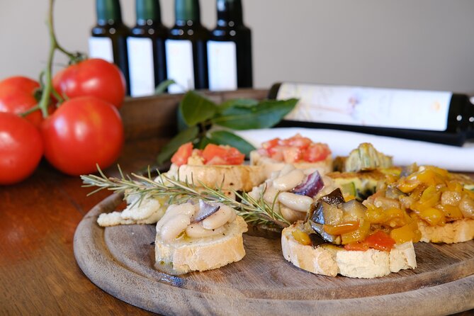 Private Tuscan Lunch with Wine & Evo oil tasting in the Vineyard - Comfort and service details to keep in mind