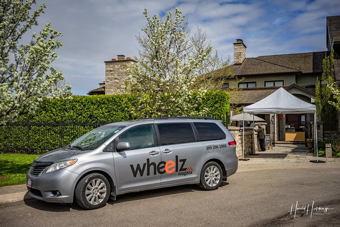 Private Wine and Chocolate Tour in Niagara Wine Region - Exploring the Lake and Escarpment wineries