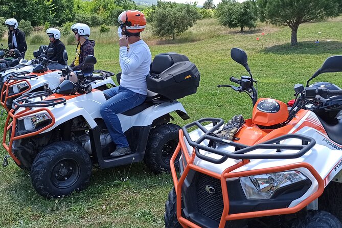 Quad hike 3h30 Vineyards of Dordogne - Getting comfortable on a new quad