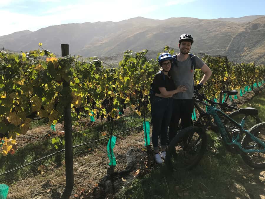 Queenstown: Guided E-Bike Tour with Winery Visits & Tastings - What to bring and who should book