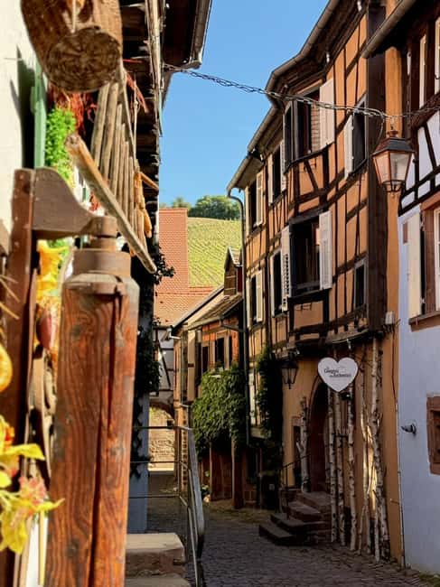 Riquewihr: the pearl of the vineyards with a local guide and tastings - Why Riquewihr needs more than a quick photograph