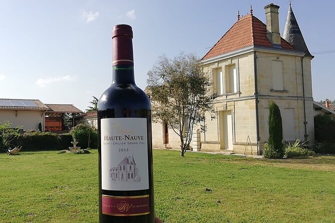 Saint-Émilion: 2 hours - Visit of the vineyard, the cellar and tasting - The wind turbine and the giant bottle