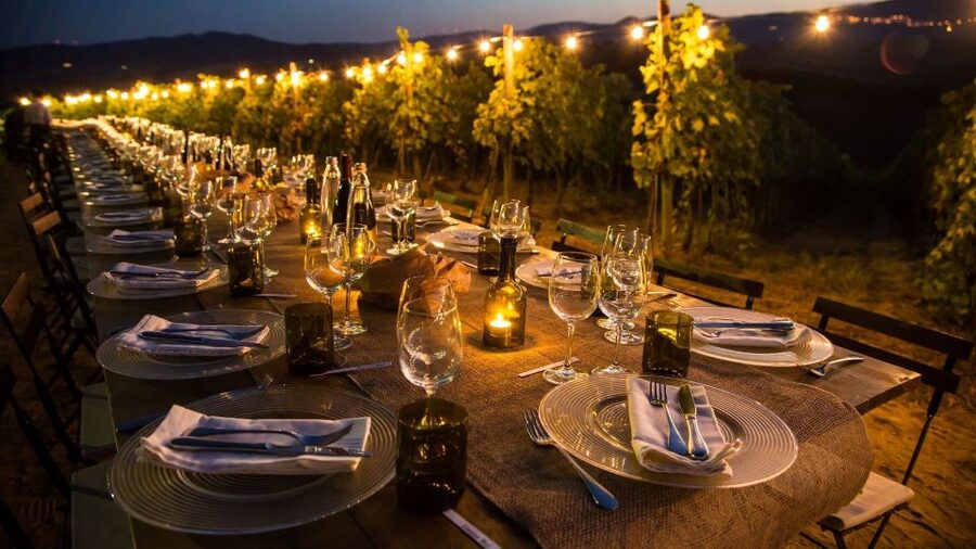 San Gimignano: Romantic Vineyard Dinner - Who should book this dinner?