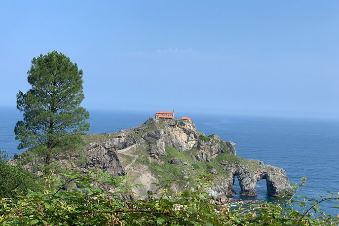 San Juan de Gaztelugatxe with Winery Visit and Lunch (From Bilbao) - Timing, group size, and the guide factor