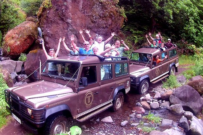 Skywalk with Wines Tasting and Vineyards Half day 4x4 Adventure - Starting in Funchal and heading toward Cabo Girão