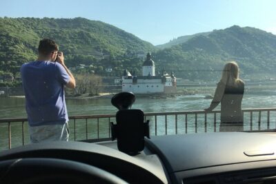 Small Group Rheingau Vineyards Tour with Castles and Abbeys