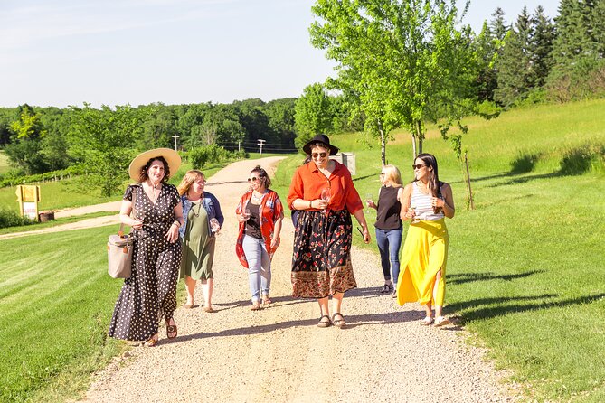 Small-Group Vineyard and Orchard Tour with Wine Tasting in Muscoda - Why the 12-person limit matters