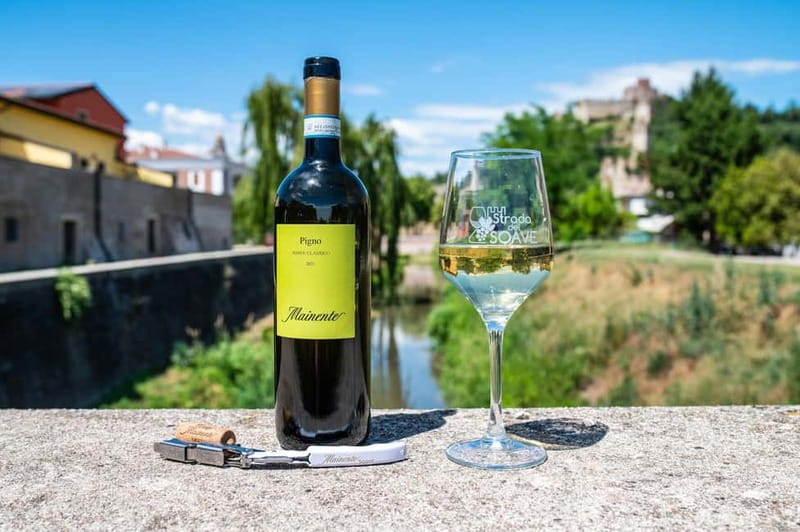 Soave: Wine Tasting and Vineyard Tour in Historical Centre - A gentle start in Soave’s medieval center