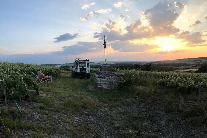 Sunset and champagne tasting in the vineyards - What happens if the sky turns gray