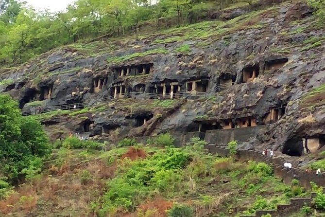 Temples & Vineyards: Private Tour to Nashik from Mumbai - Sula Vineyards and the Late-Day Wine Tasting