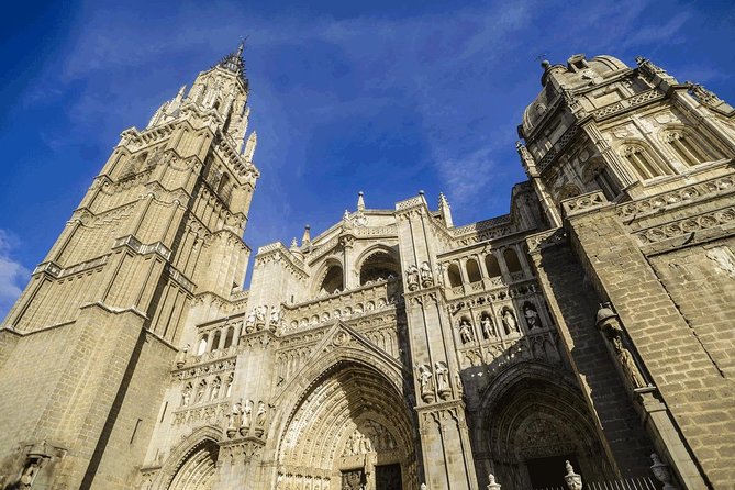Toledo Tour & Vineyard Walk with Wine Tasting from Madrid - How the bilingual guiding affects the pace