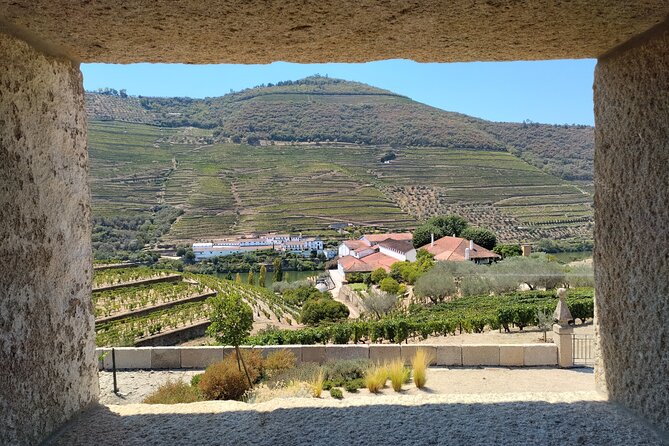 Tour- Douro Wine Region- The Douro Wine Route - Leaving Porto and reaching Pinhão