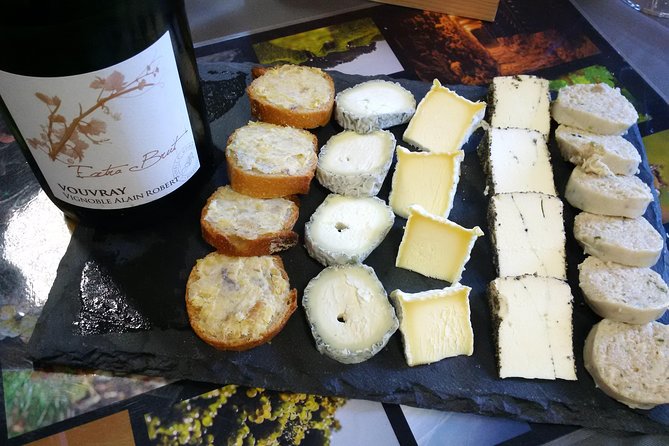 Tour of a Vineyard, Winery & Cellar with Wine Tasting in Vouvray, Loire Valley - Starting among the vines in Chançay