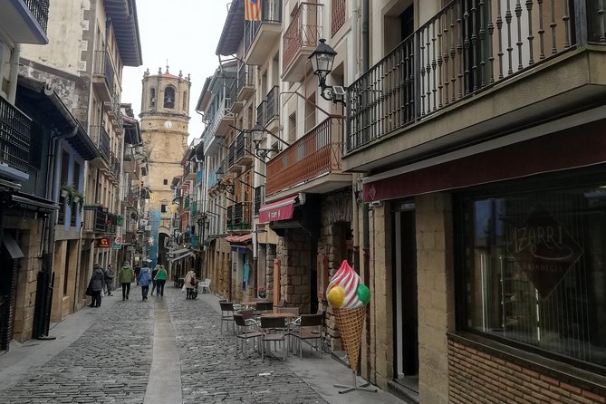 TXAKOLI vineyards HIKE, ZUMAIA and GETARIA - Private Outdoor & Gastronomic Tour - Getaria’s Medieval Streets and Seafaring Past