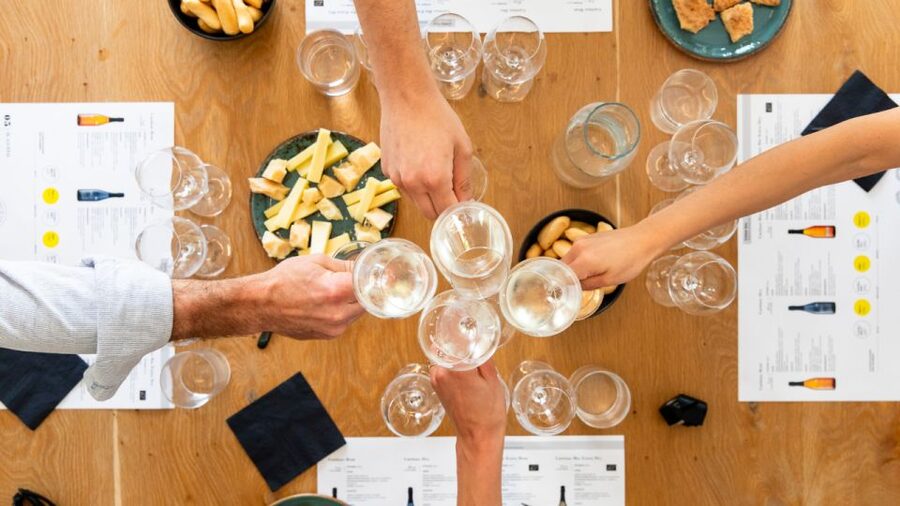 Valdobbiadene:Prosecco tasting,appetizers,winery & vineyard - Inside the modern winery