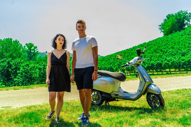 Vespa tour in the Langhe with winery visit and lunch - A quiet way to see the Langhe