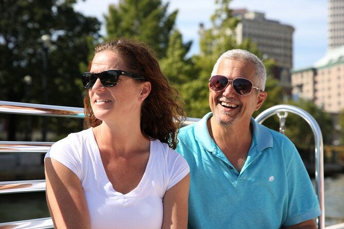 Vineyard Voyages - Floating Wine Tasting - A small group makes the boat feel more personal