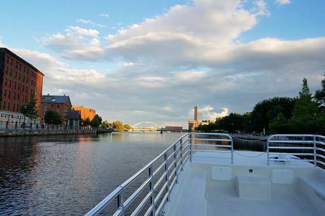 Vineyard Voyages - Floating Wine Tasting - Practical ways to enjoy the hour
