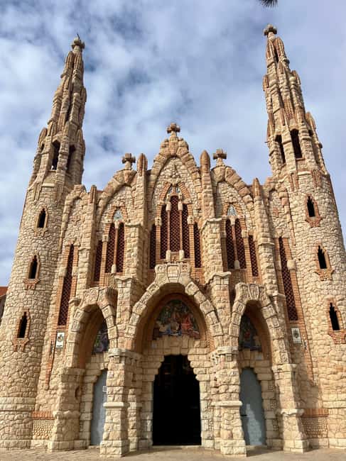 Wine Route with 3 Tastings & Castillo La Mola: Small Group - What the strong rating tells you